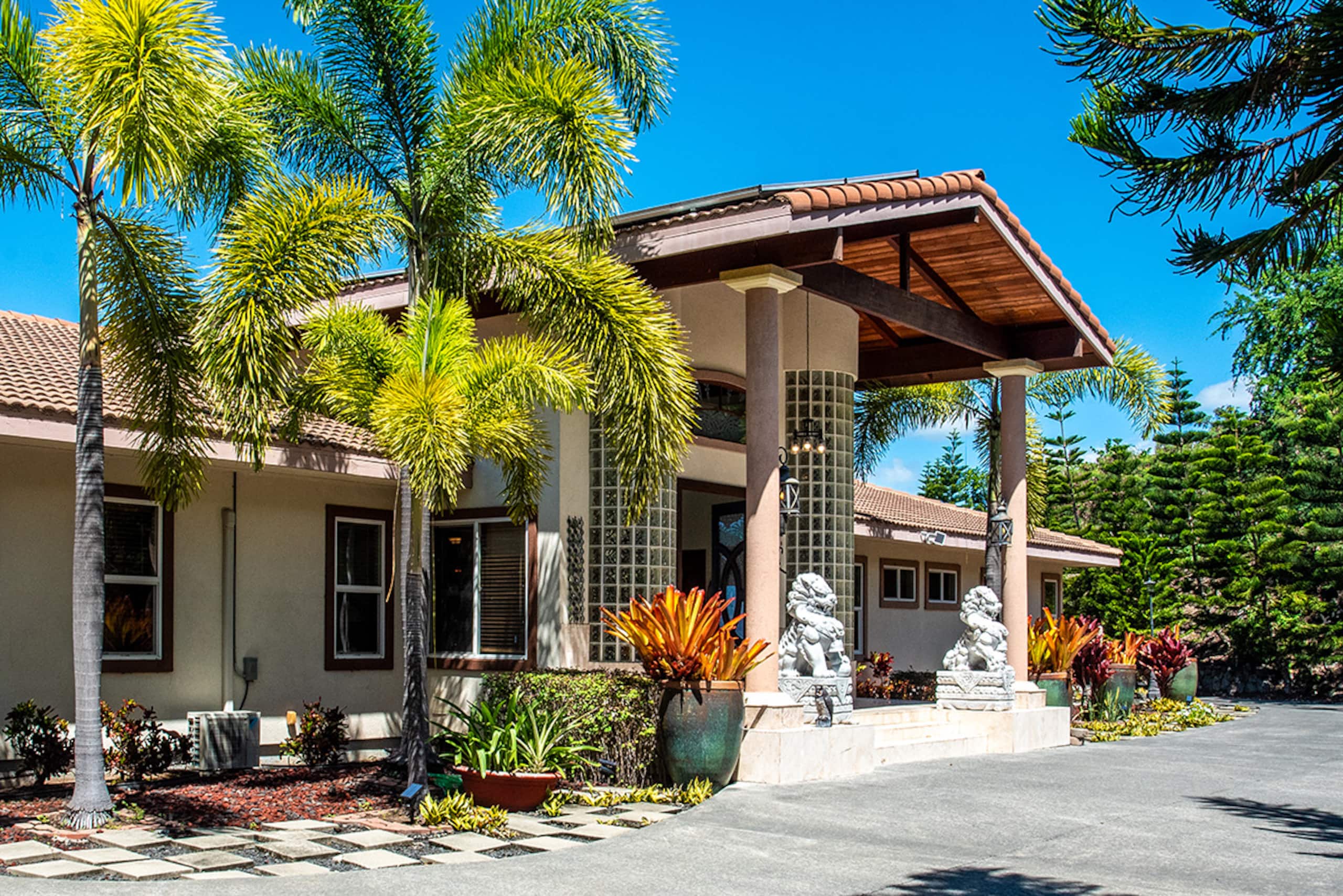 Villa in Kailua-Kona · ★4.81 · 7 bedrooms · 12 beds · 7 baths - Image 97