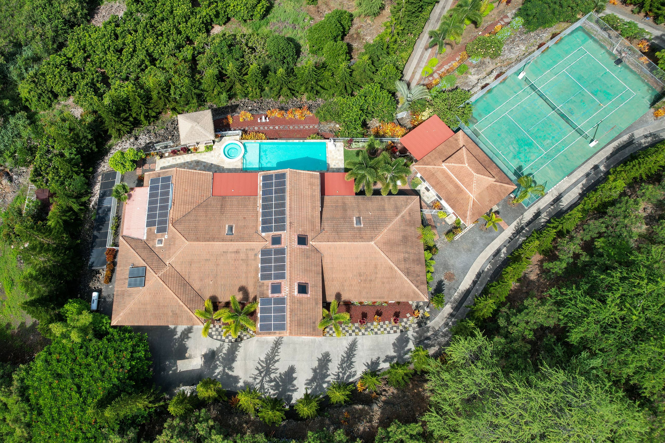 Villa in Kailua-Kona · ★4.81 · 7 bedrooms · 12 beds · 7 baths - Image 94