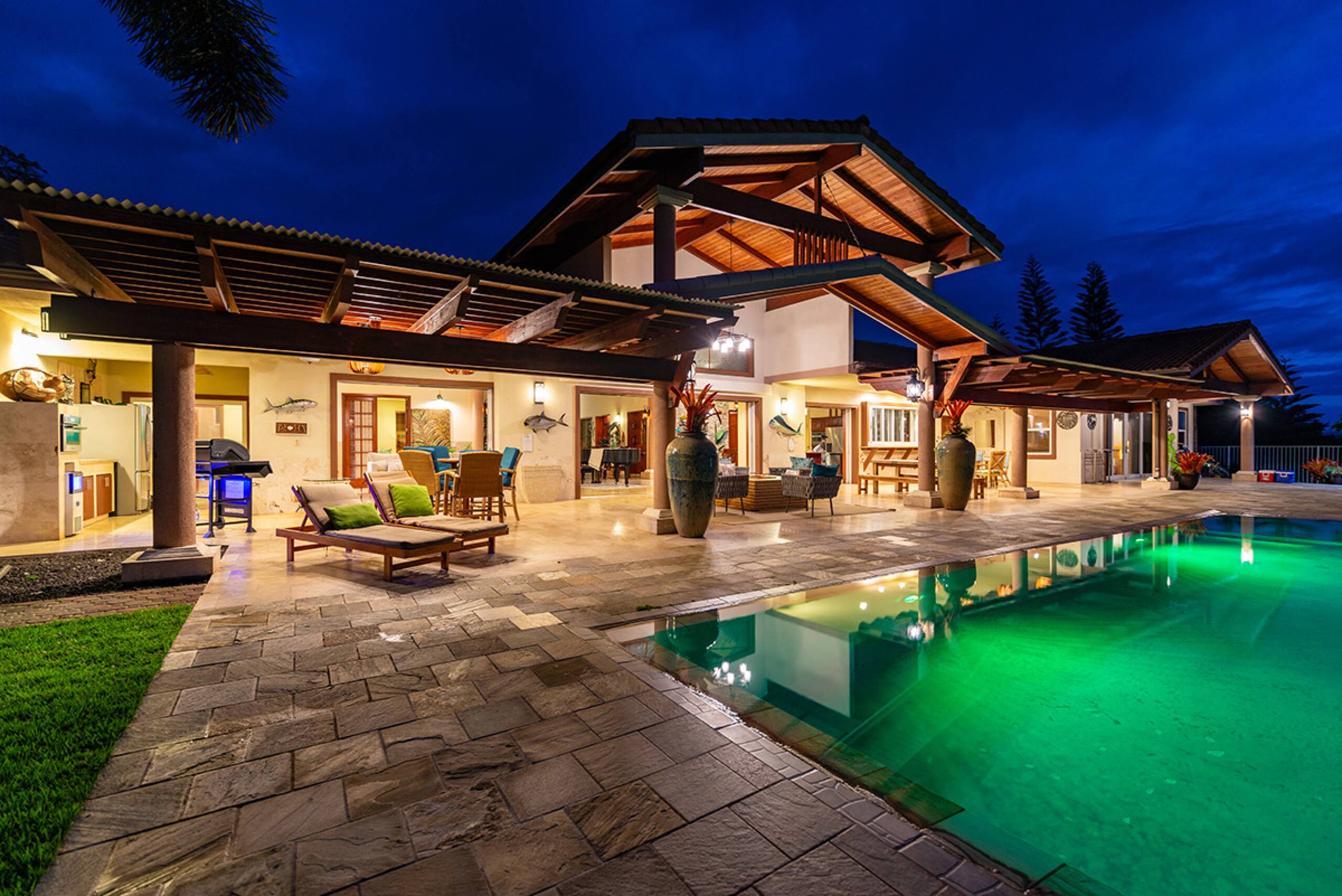 Villa in Kailua-Kona · ★4.81 · 7 bedrooms · 12 beds · 7 baths - Image 64