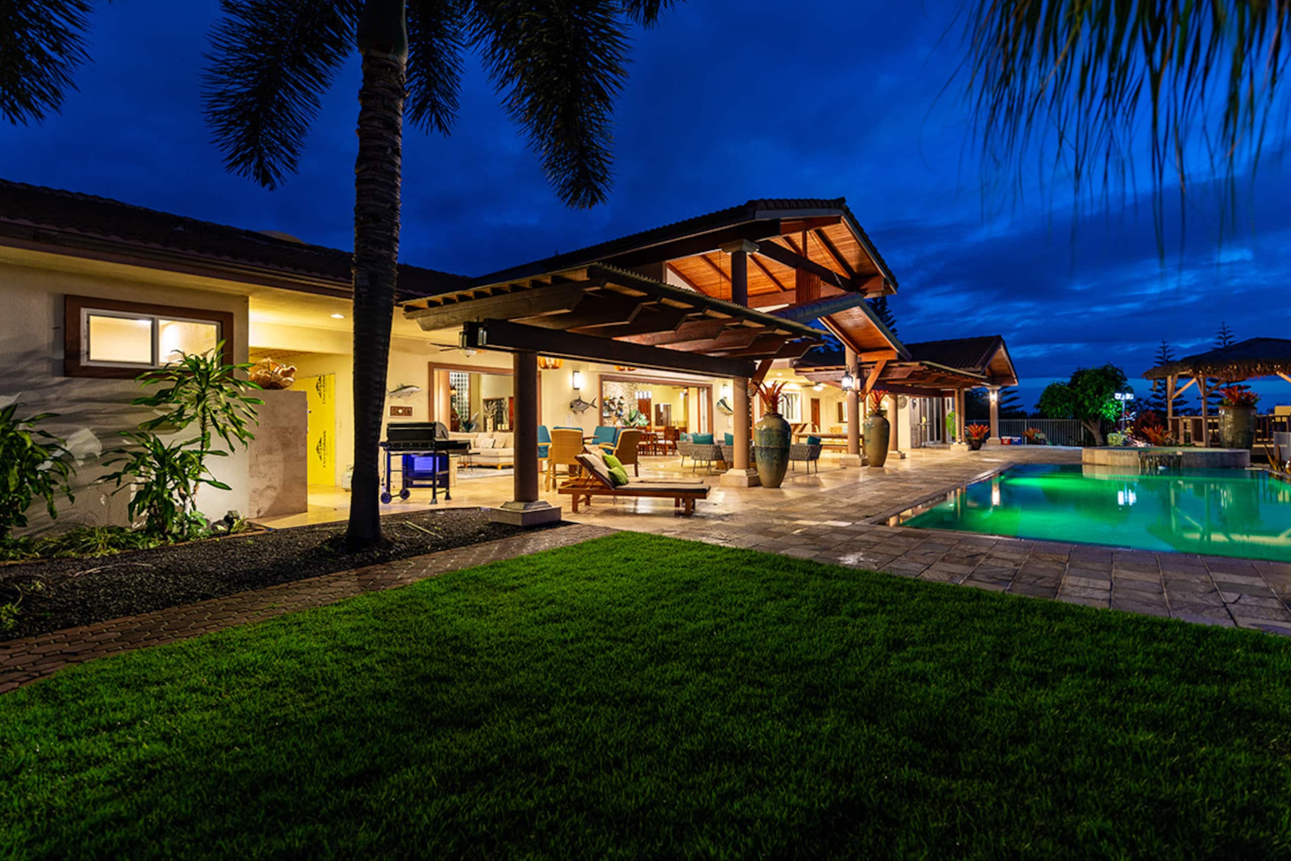 Villa in Kailua-Kona · ★4.81 · 7 bedrooms · 12 beds · 7 baths - Image 66