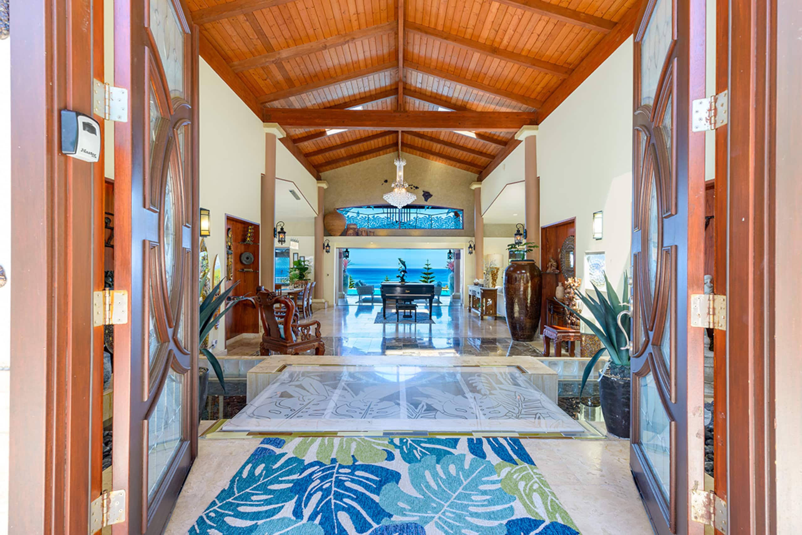 Villa in Kailua-Kona · ★4.81 · 7 bedrooms · 12 beds · 7 baths - Image 4
