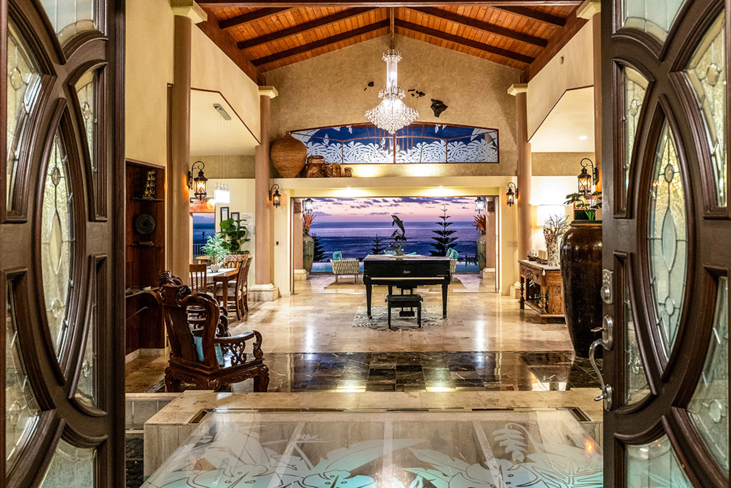 Villa in Kailua-Kona · ★4.81 · 7 bedrooms · 12 beds · 7 baths - Image 11