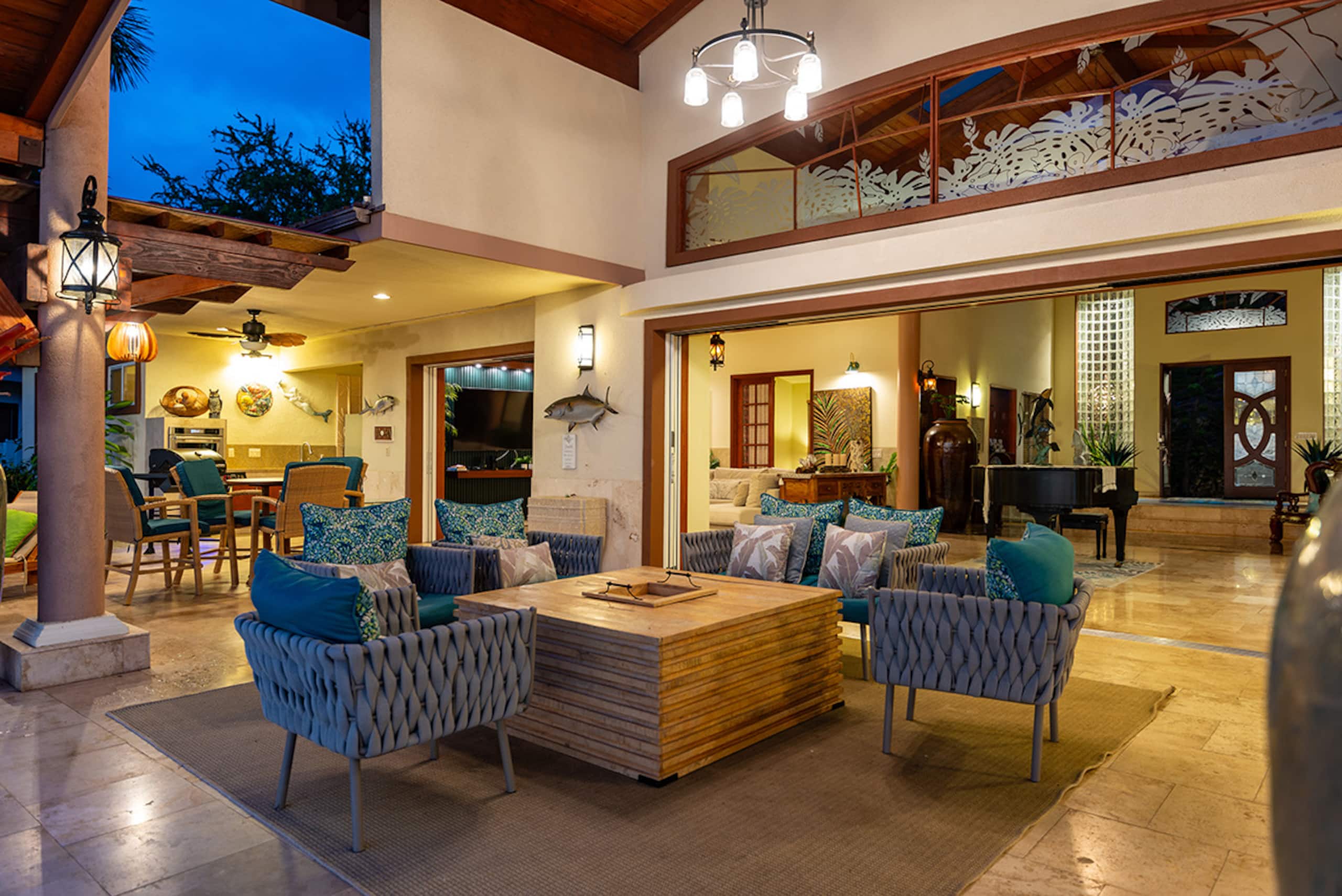 Villa in Kailua-Kona · ★4.81 · 7 bedrooms · 12 beds · 7 baths - Image 10