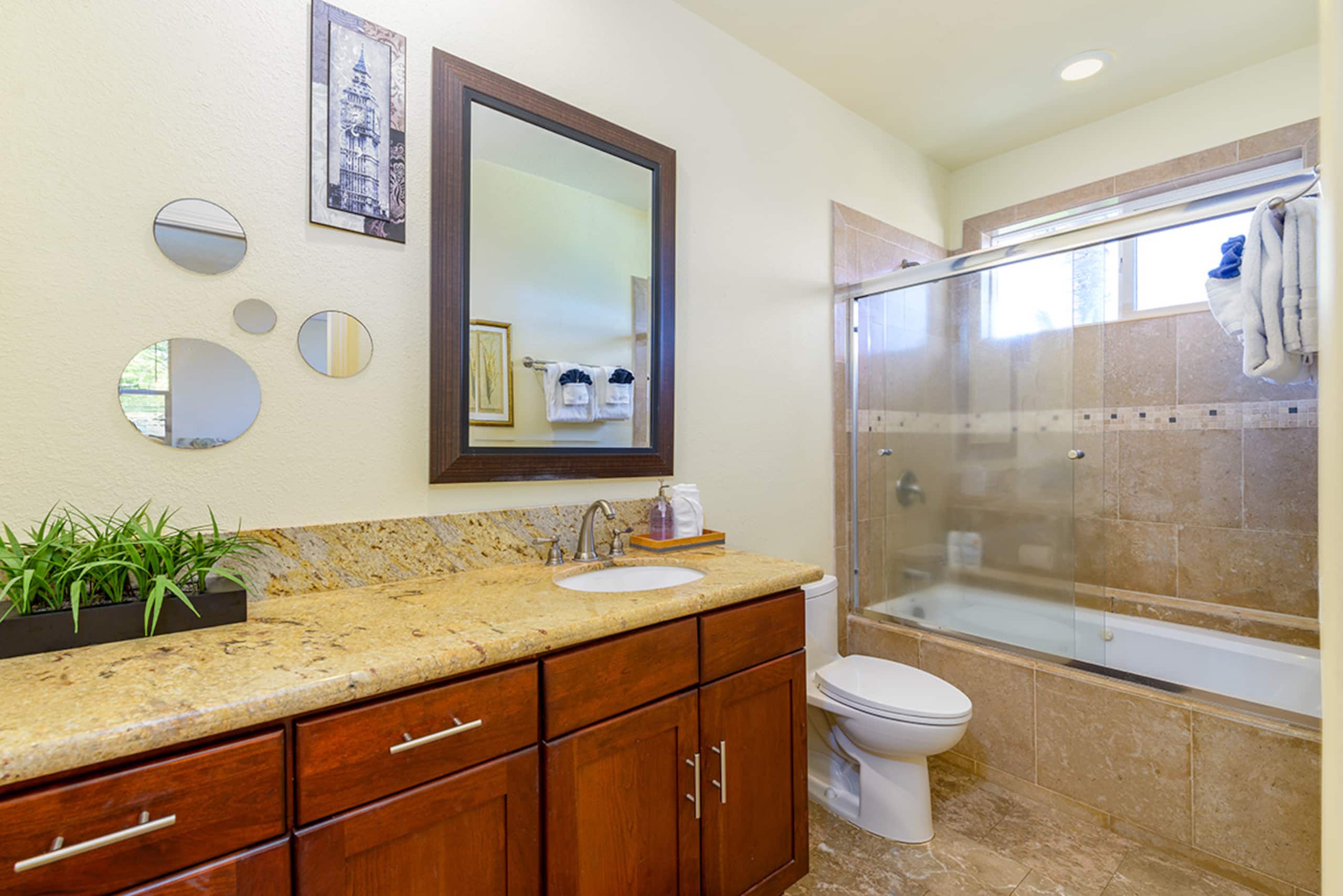 Villa in Kailua-Kona · ★4.81 · 7 bedrooms · 12 beds · 7 baths - Image 50