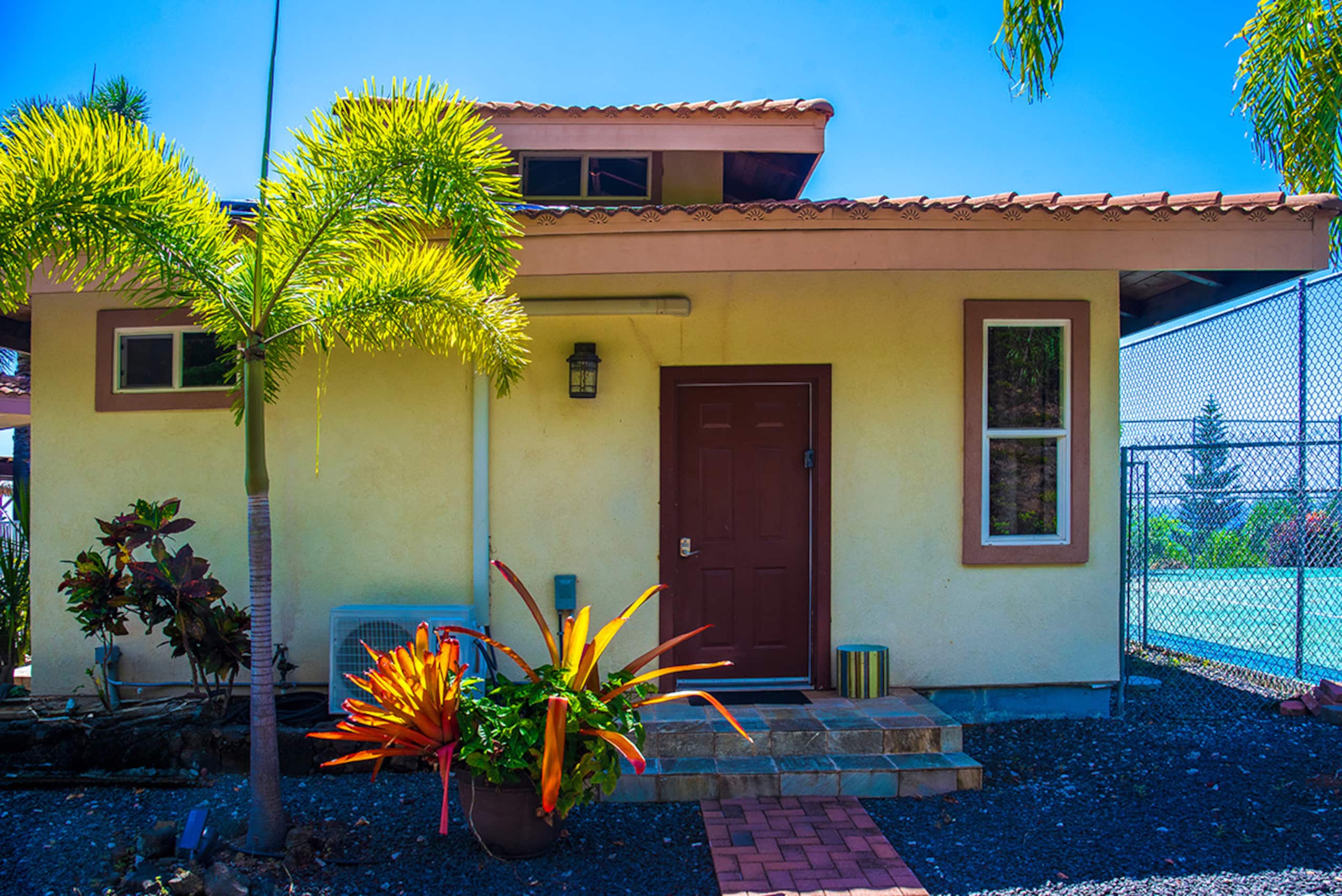 Villa in Kailua-Kona · ★4.81 · 7 bedrooms · 12 beds · 7 baths - Image 42