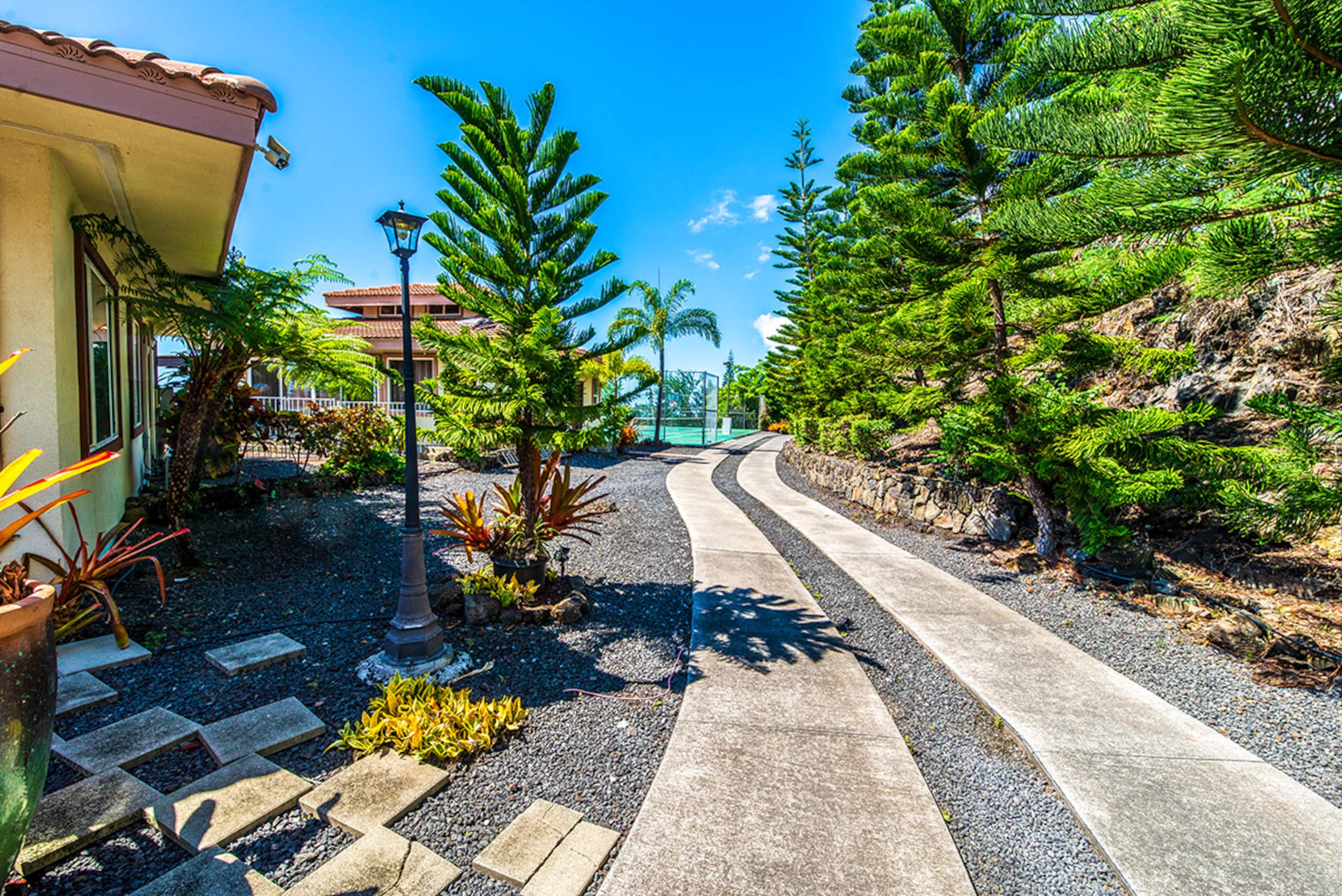 Villa in Kailua-Kona · ★4.81 · 7 bedrooms · 12 beds · 7 baths - Image 102
