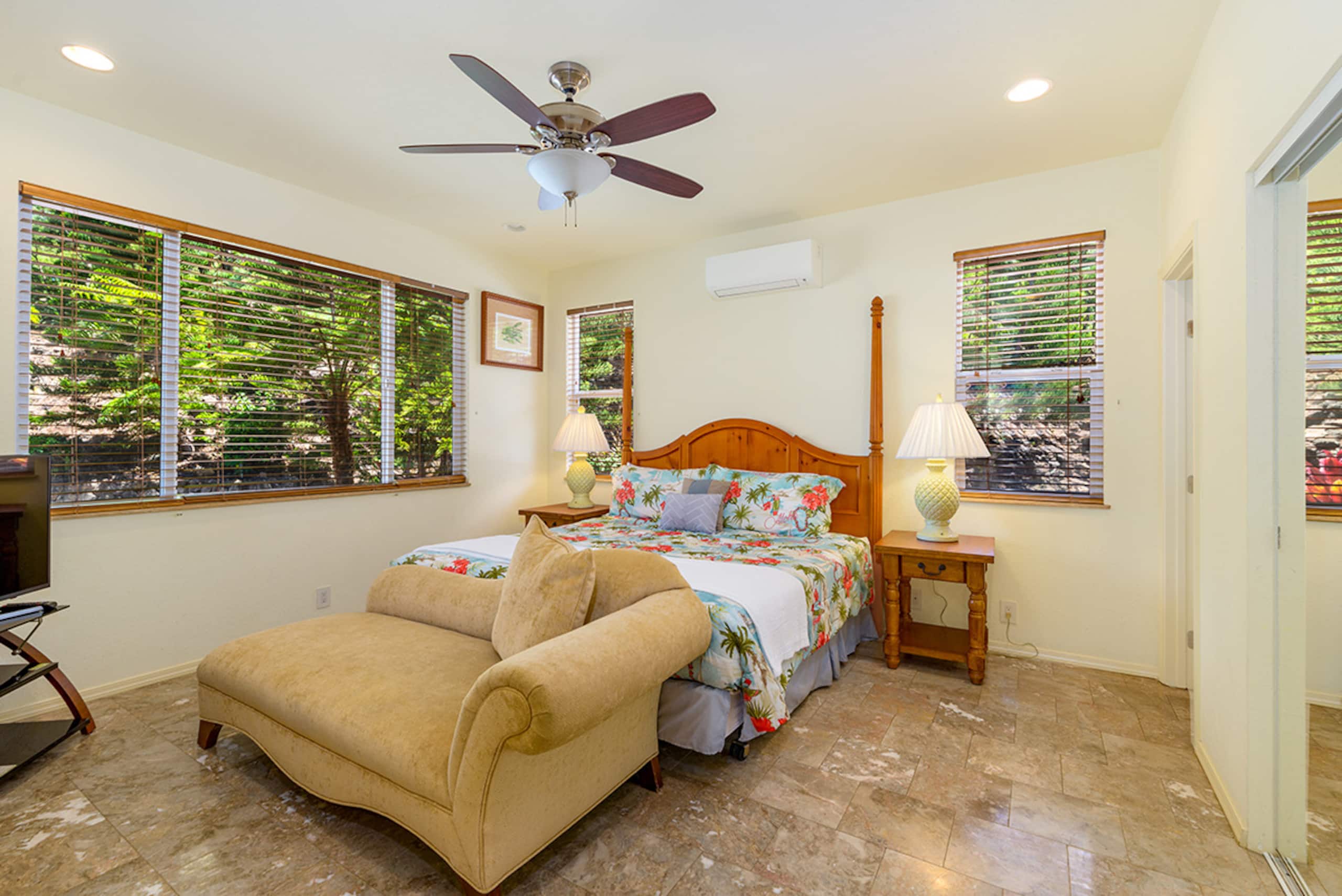 Villa in Kailua-Kona · ★4.81 · 7 bedrooms · 12 beds · 7 baths - Image 36