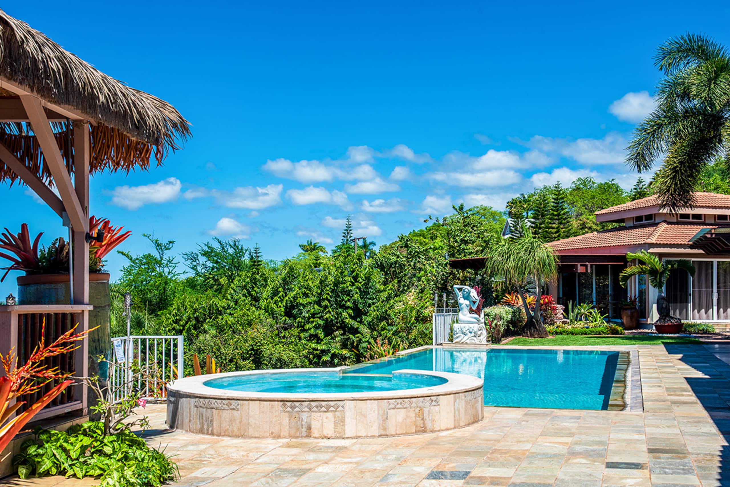 Villa in Kailua-Kona · ★4.81 · 7 bedrooms · 12 beds · 7 baths - Image 58