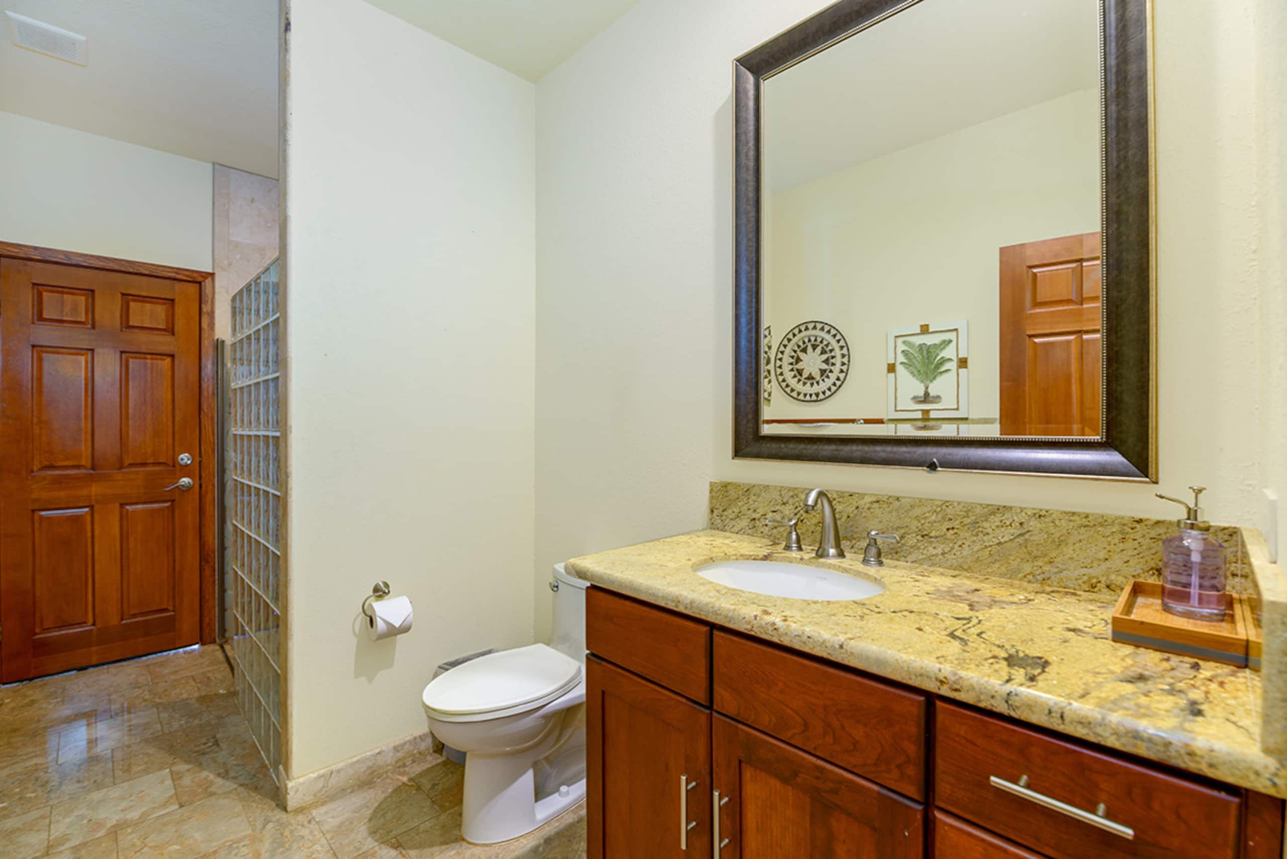 Villa in Kailua-Kona · ★4.81 · 7 bedrooms · 12 beds · 7 baths - Image 51