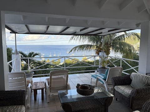 Amaryllis | Amazing view of Admiralty Bay