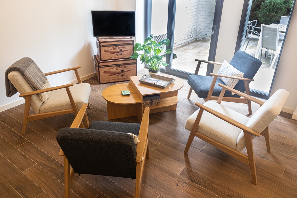 Top Airbnb: Quiet luxurious residence with private parking in Brugge