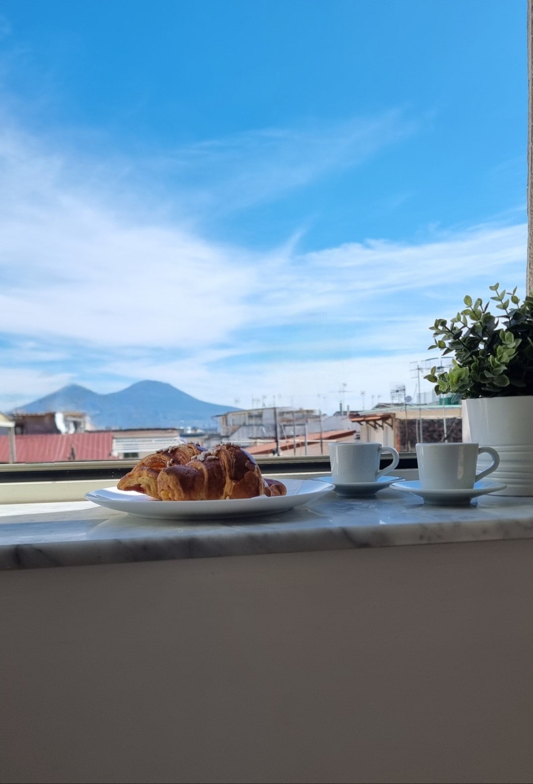 Apartamento Vesuvio - Alojamientos vacacionales en alquiler en Nápoles,  Campania, Italia - Airbnb, image size:1077x1583