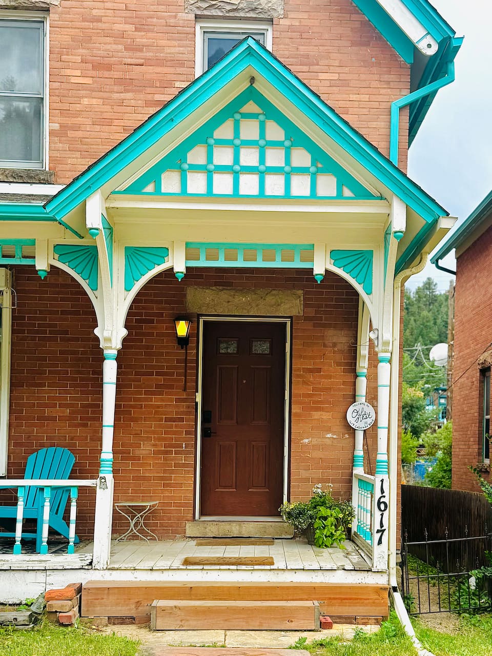 King Suite + Bunks | Steps to Miner St