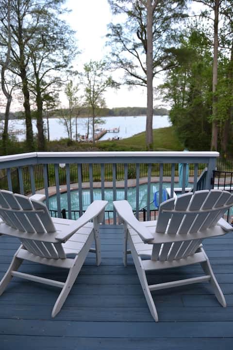 Enjoy the Rivah! Beautiful views, kayaks. pool