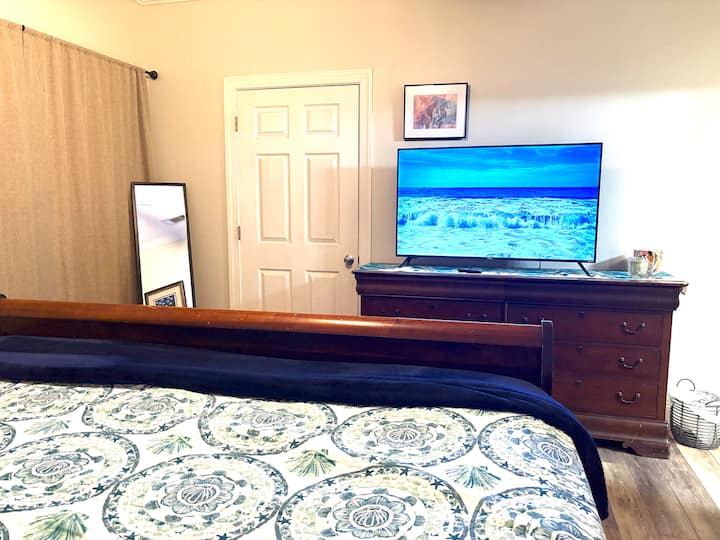 Môžete sledovať televíziu v super pohodlnej manželskej posteli! 