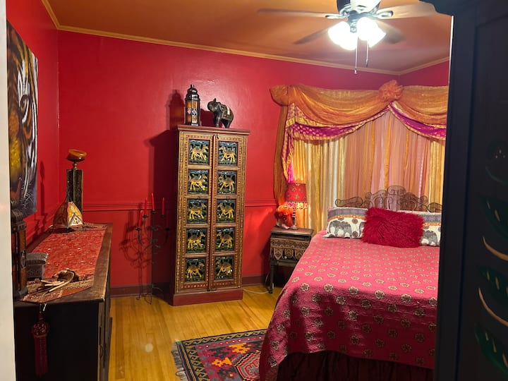 Втора спалня. Двойно легло. Има телевизор в шкафа 