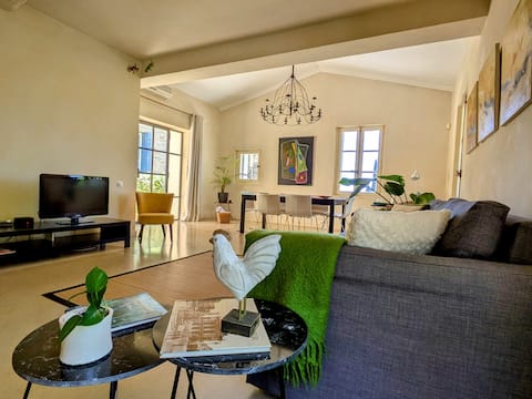 Top Airbnb: Verdant ★★★★ paradise with pool near centre in Montpellier