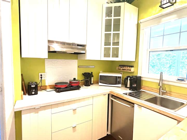 Upstairs Apartment 1br, 1ba, Kitchen, Porch - Marais poitevin