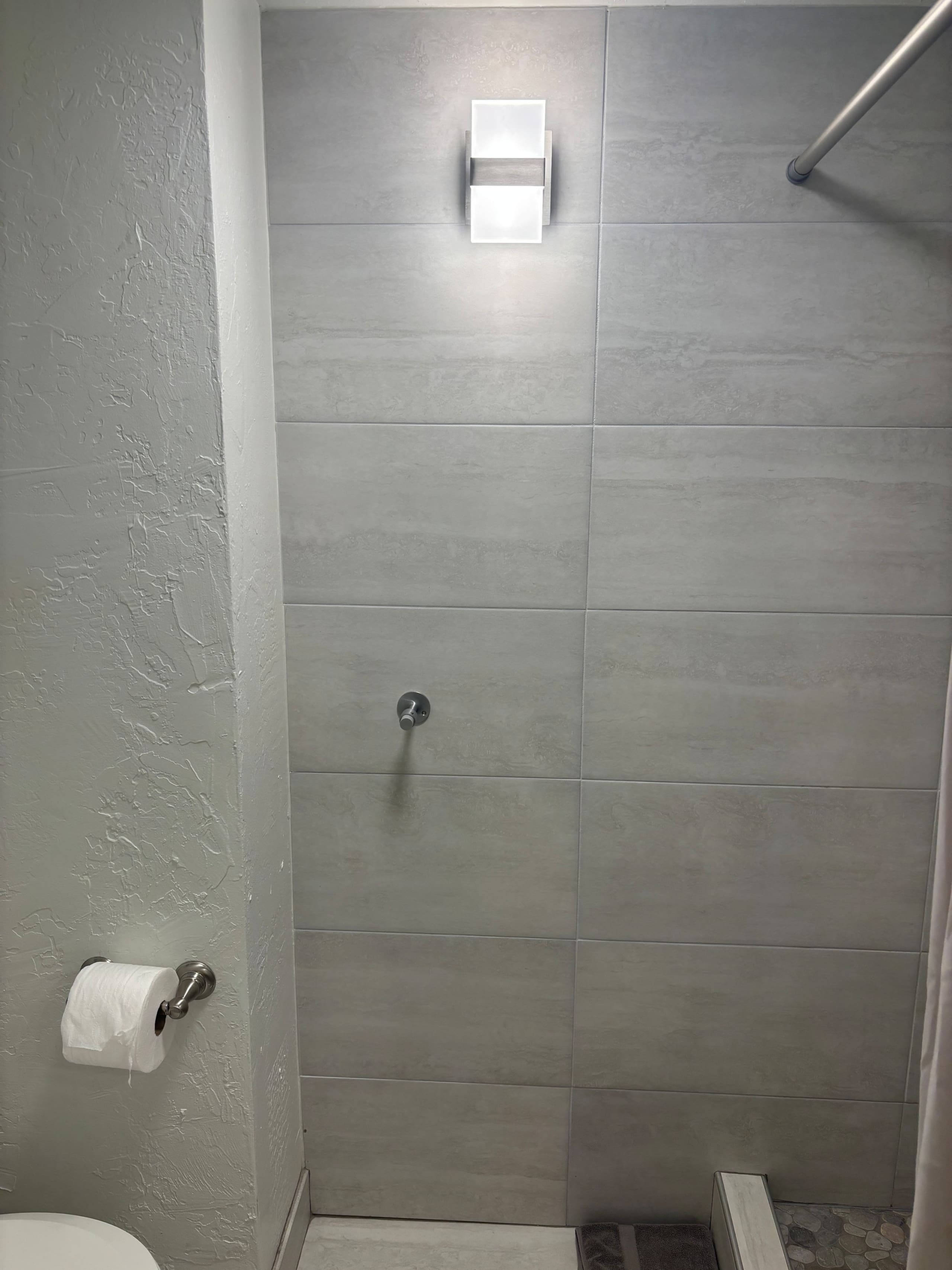 Condo in Lahaina · ★4.87 · 1 bedroom · 2 beds · 1 shared bath - Image 23