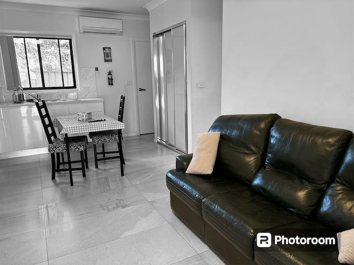 Comfortable 2-bedroom With Parking - Liverpool