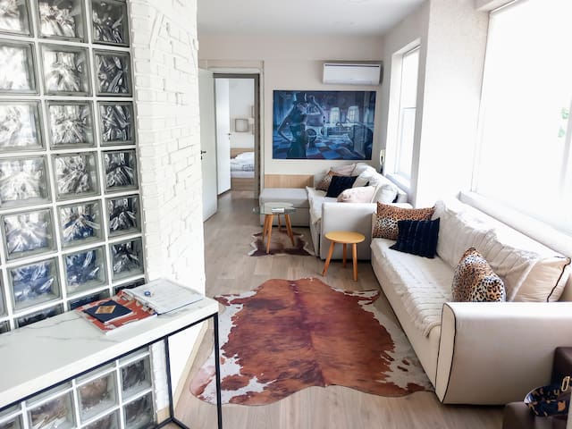 140sqm 5 bd apt next to Aristotelous square