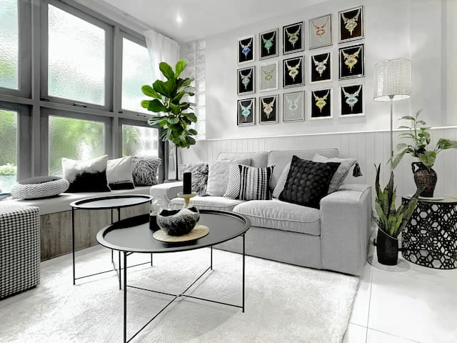 Urban Charm & Unique @ KIT-TI’s Art Home