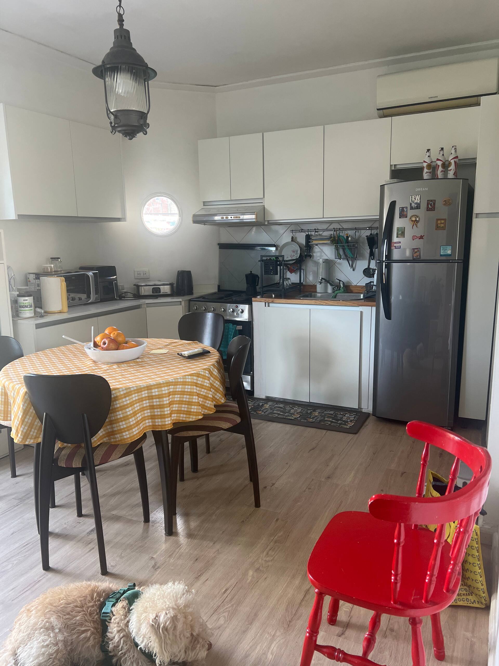 Quiet room in Colegiales apartment