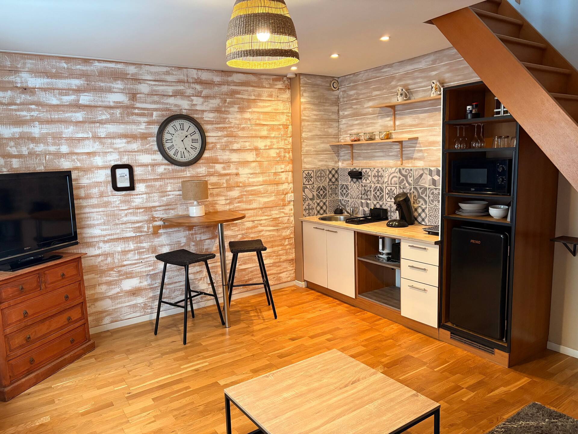 The Duplex Near the Institut Pasteur