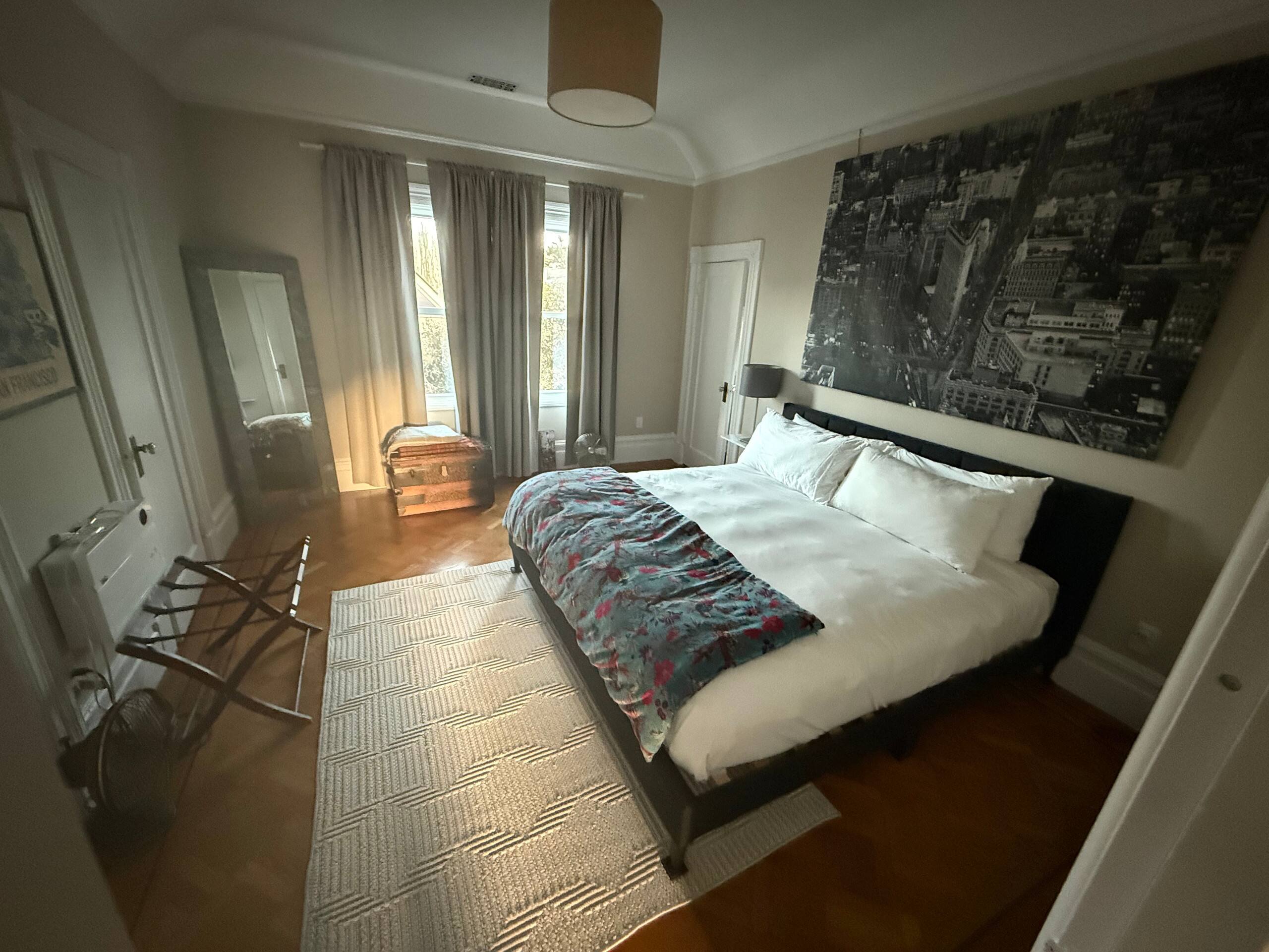 Home in San Francisco · ★5.0 · 2 bedrooms · 2 beds · 1.5 baths - Image 16