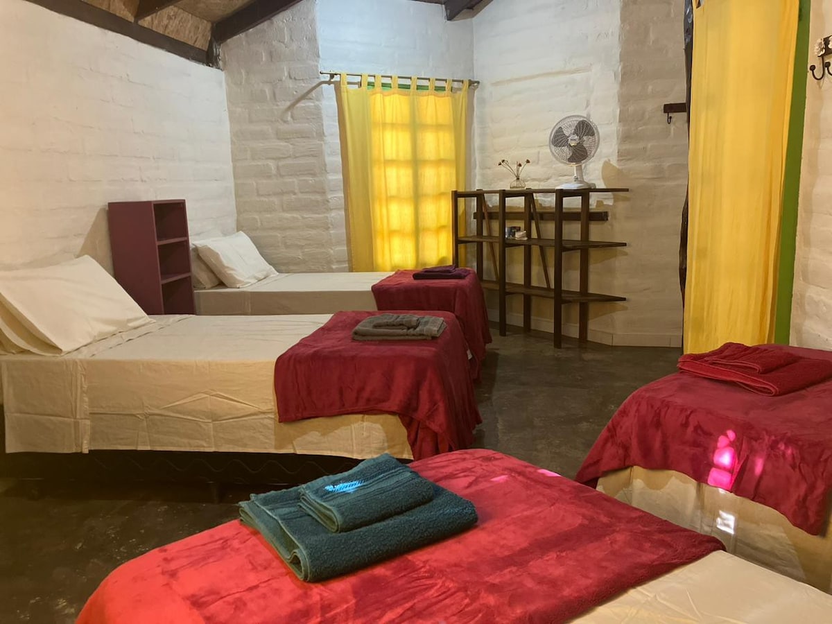 Room 3
With 4 single beds, we can also arrange with 2 Queen beds.