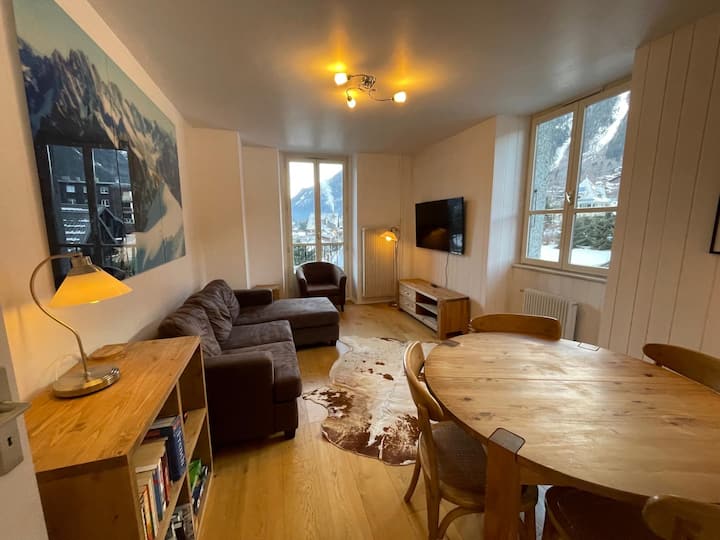 Chamonix Centre, Sleeps 4 In 2 Bedrooms, Views - Chamonix-Mont-Blanc