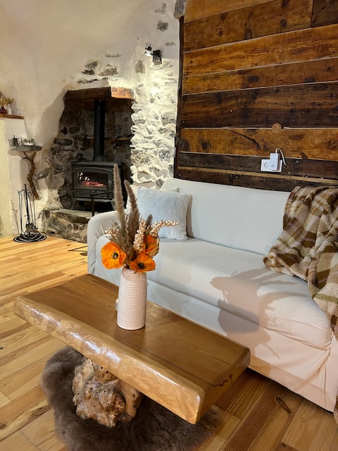 Atypical & cozy cocoon near Serre Che'