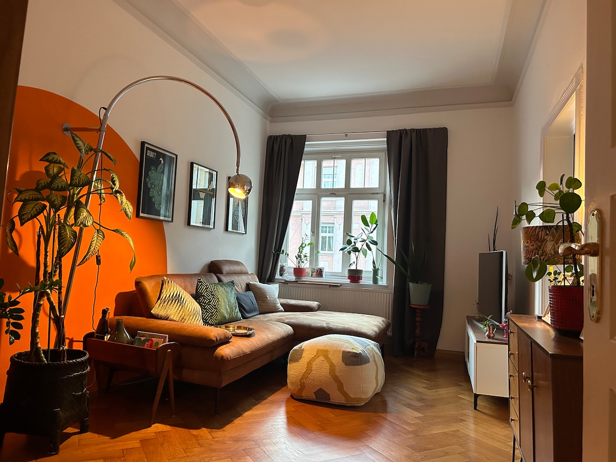 Successful Airbnb property: Cozy flat in Neuhausen, 10min to Central Station in Dom Pedro
