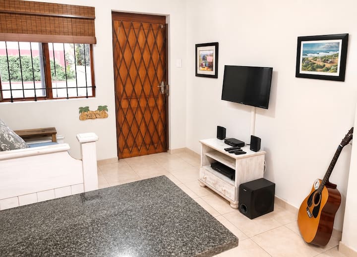 Wazos Beach Cottage - Umhlanga