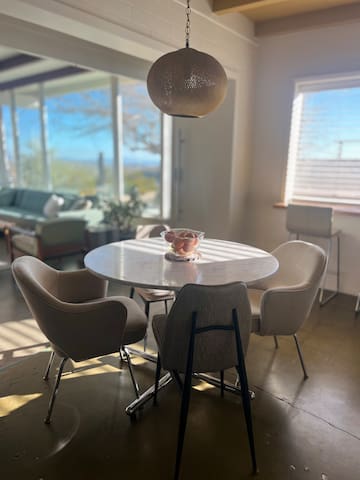 Sweeping Views, Pool & Hot Tub · High Desert House