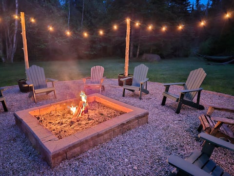 Chalet Shtom - Waterfront Serenity