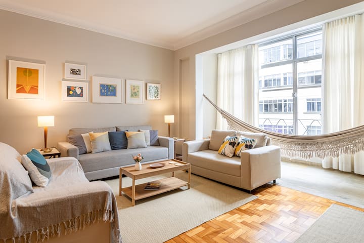 Lovely and bright, excelent location!