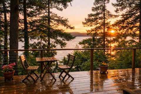Oceanfront Cottage w/ Private Beach & Sunset Views