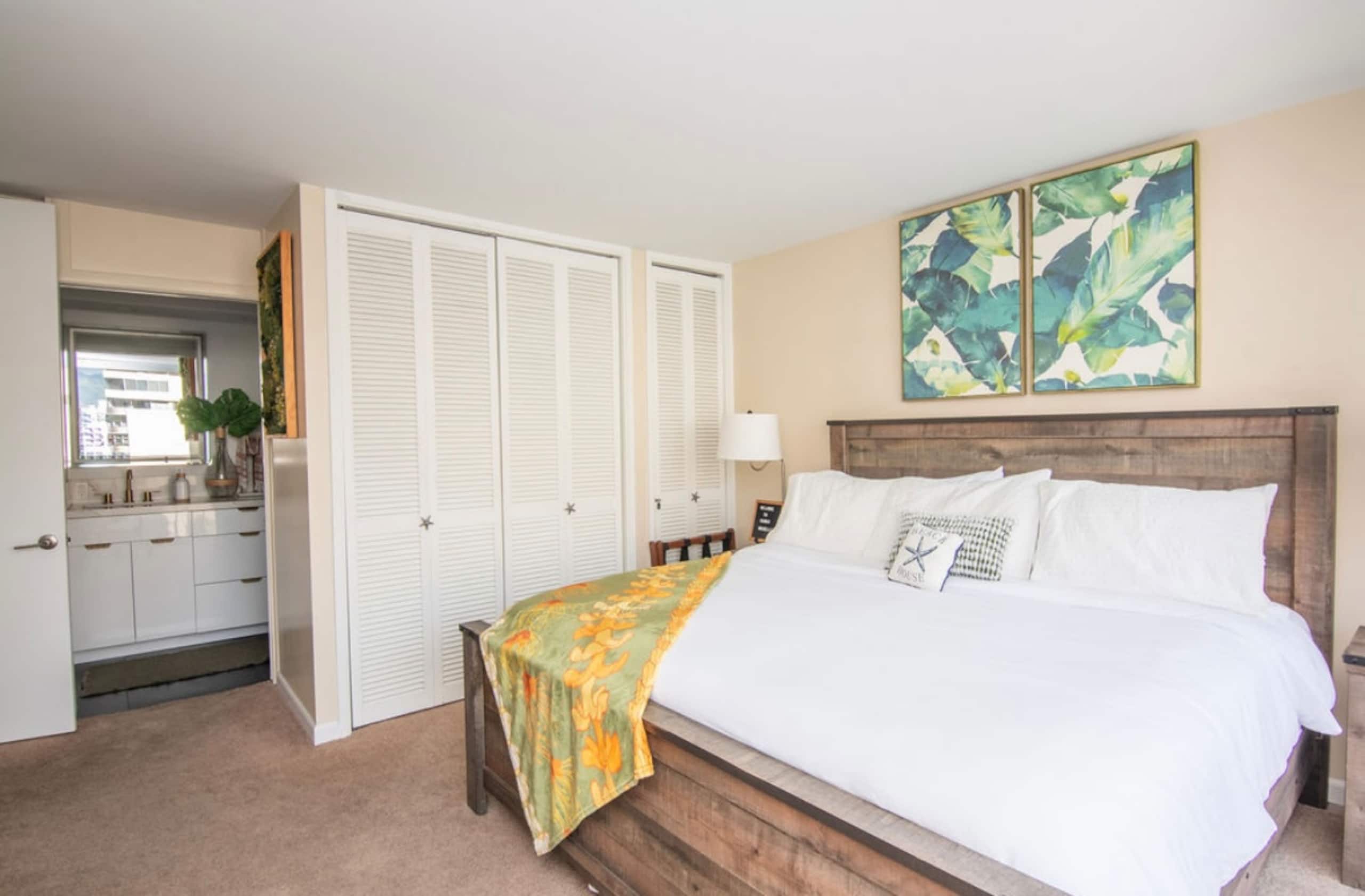 Condo in Honolulu · ★4.98 · 1 bedroom · 2 beds · 1 private bath - Image 13