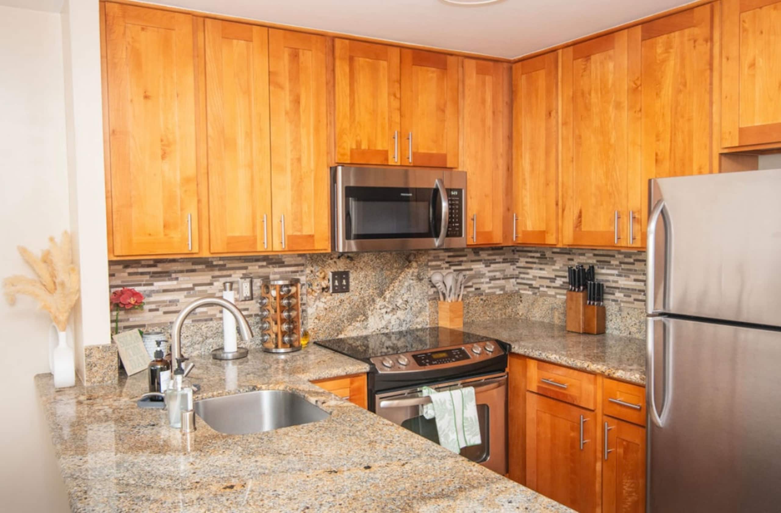 Condo in Honolulu · ★4.98 · 1 bedroom · 2 beds · 1 private bath - Image 10