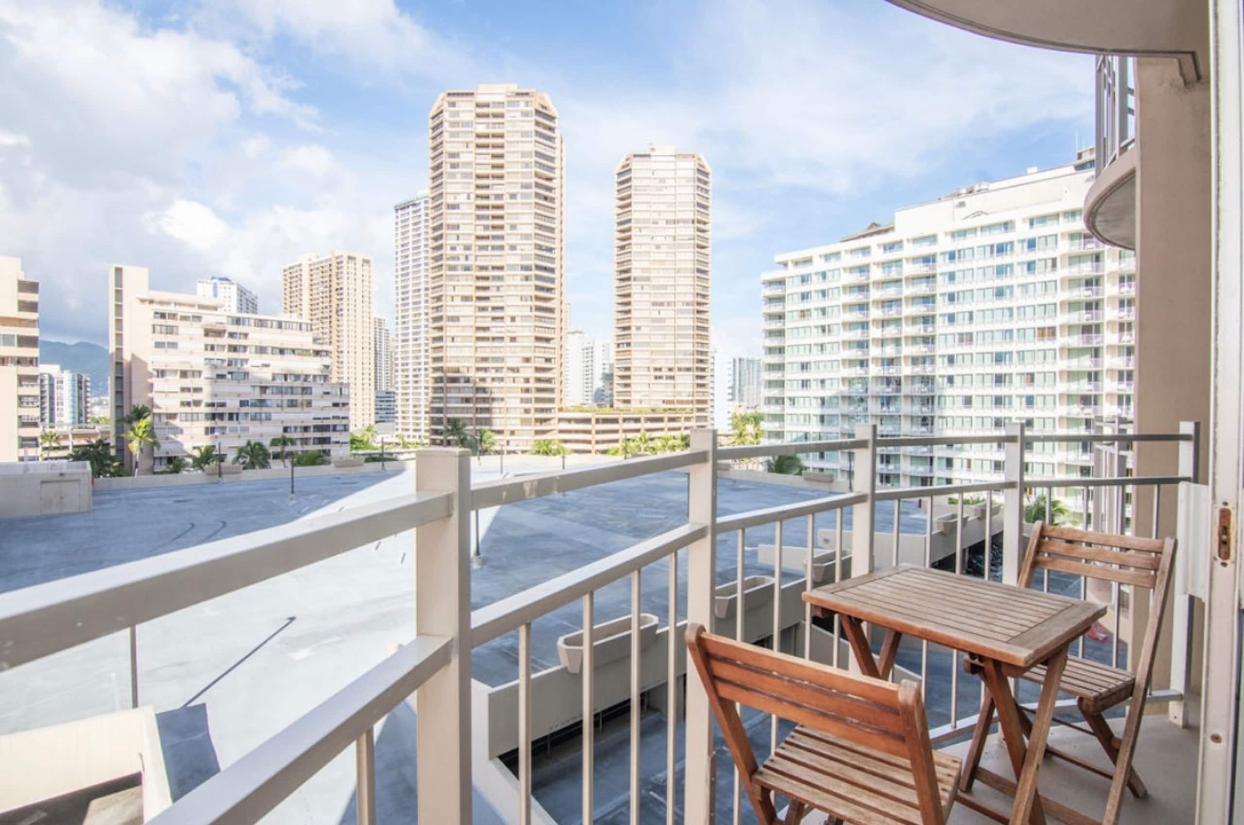 Condo in Honolulu · ★4.98 · 1 bedroom · 2 beds · 1 private bath - Image 22