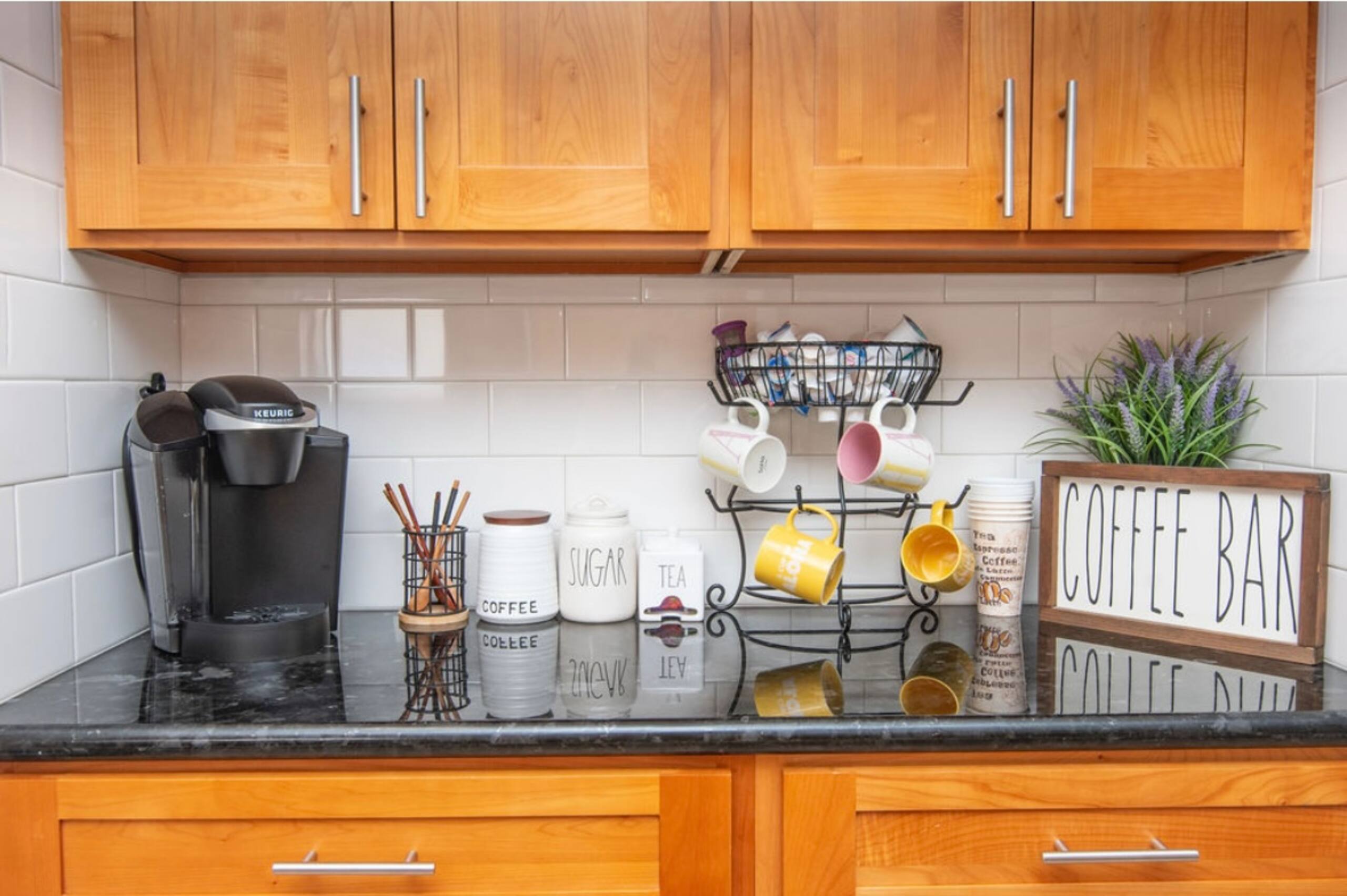 Condo in Honolulu · ★4.98 · 1 bedroom · 2 beds · 1 private bath - Image 8