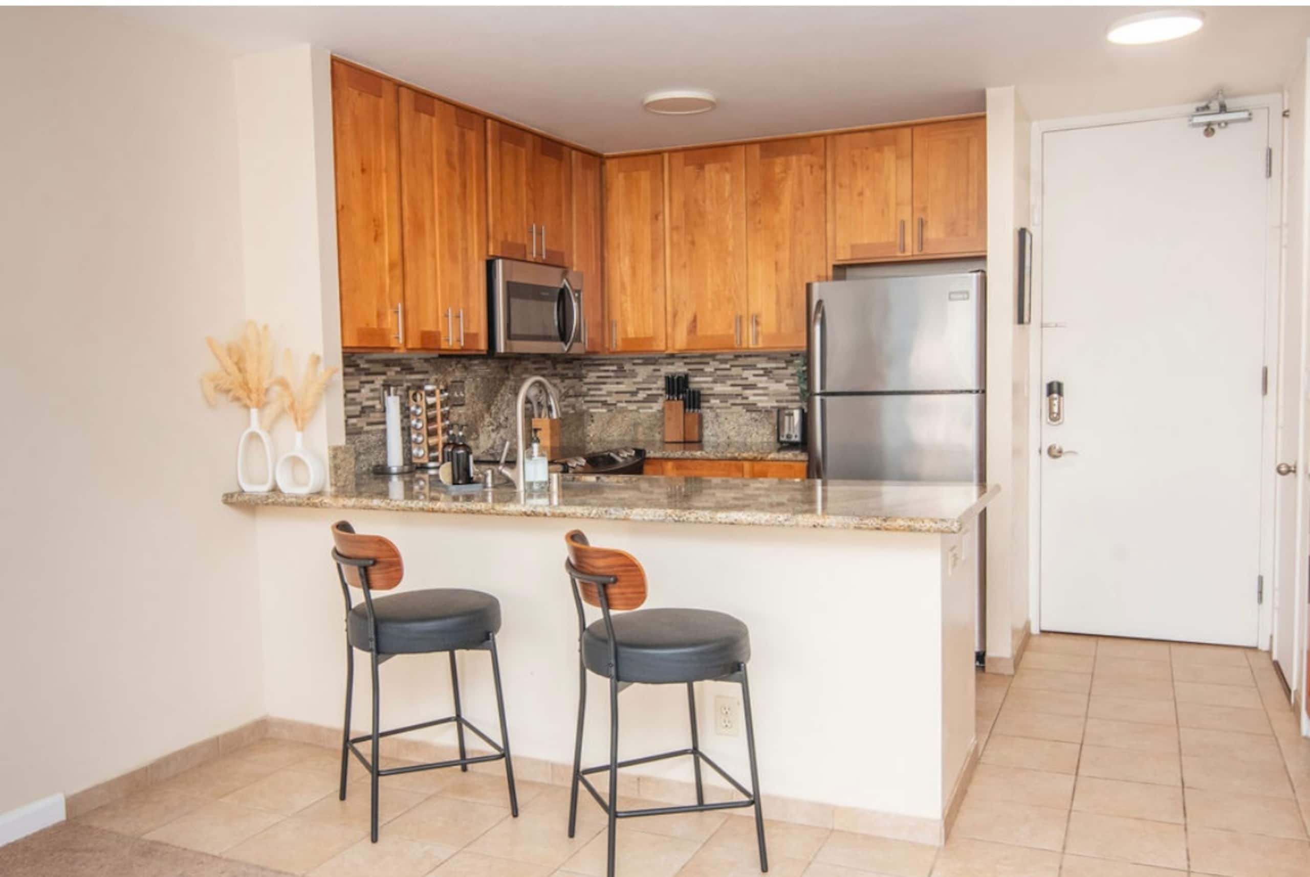 Condo in Honolulu · ★4.98 · 1 bedroom · 2 beds · 1 private bath - Image 6