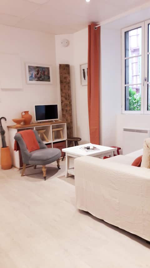 Annonce Airbnb populaire: TY KREIZ - Studio in the heart of downtown à Quimper