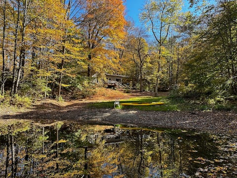 Rustic and Cozy Vermont Getaway at Sugarwood Cabin