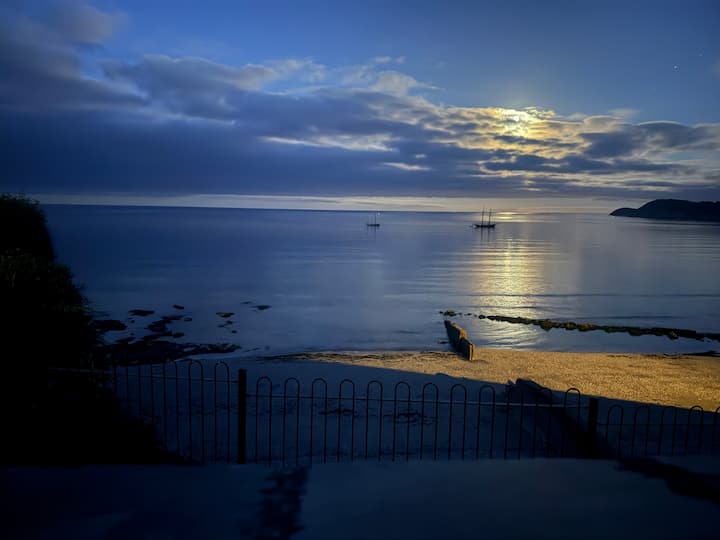 Západ slnka z okna hlavnej spálne 