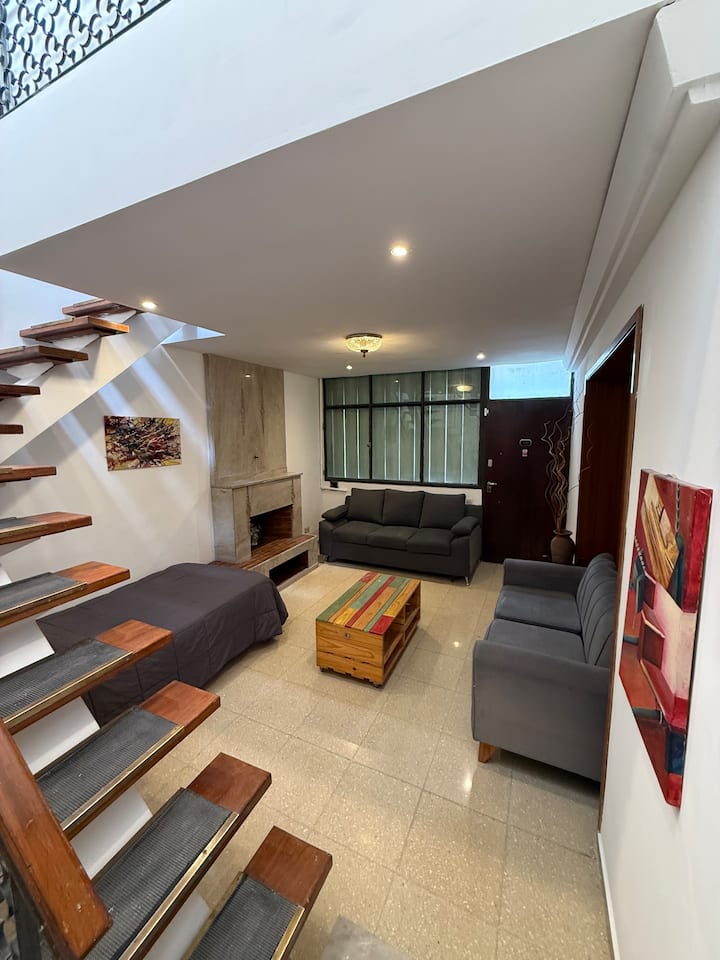 Apartamento com 4 camas e 1 pátio em Palermo Hollywood