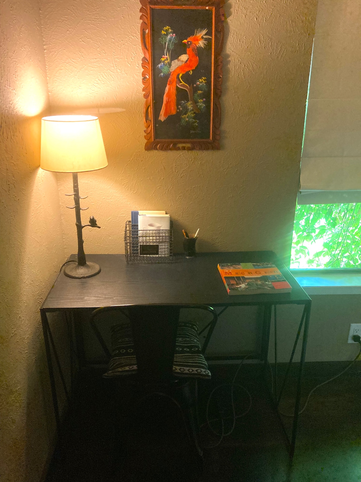 Comfortable Central Apartment with Unique Austin Vibe Perfect for Long-term Stays