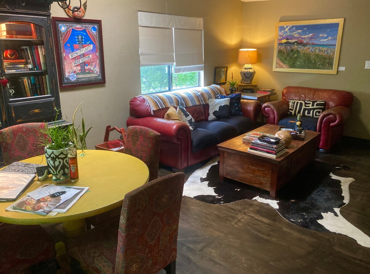 Comfortable Central Apartment with Unique Austin Vibe Perfect for Long-term Stays