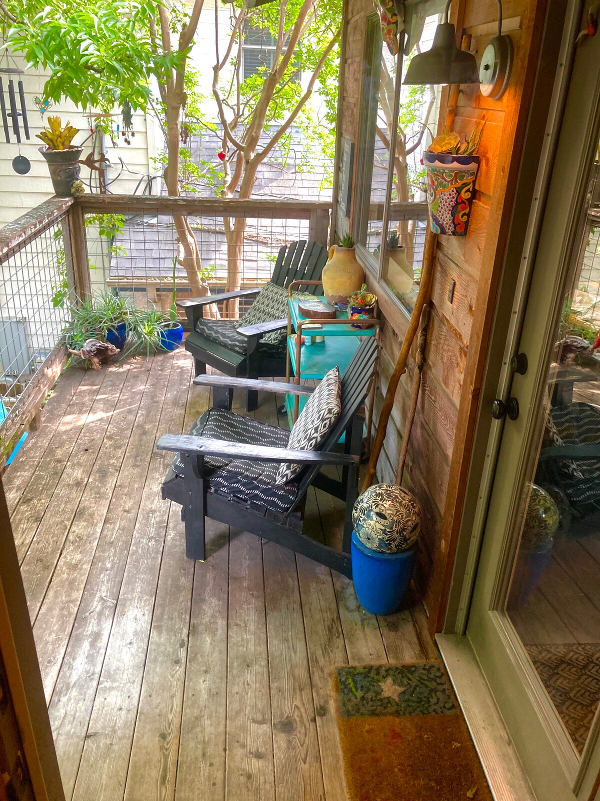 Comfortable Central Apartment with Unique Austin Vibe Perfect for Long-term Stays